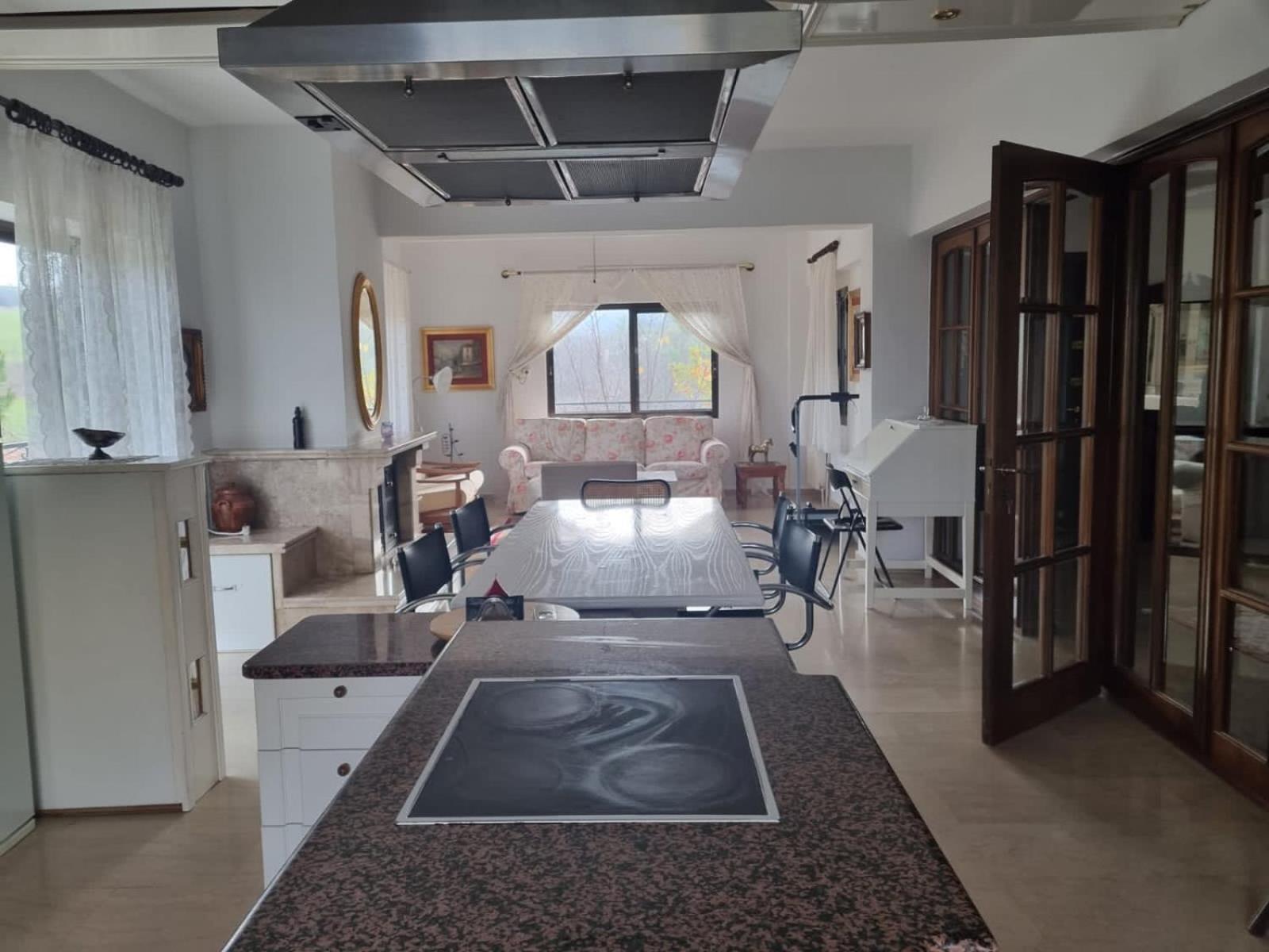 Villa In Trilofos-close To The *